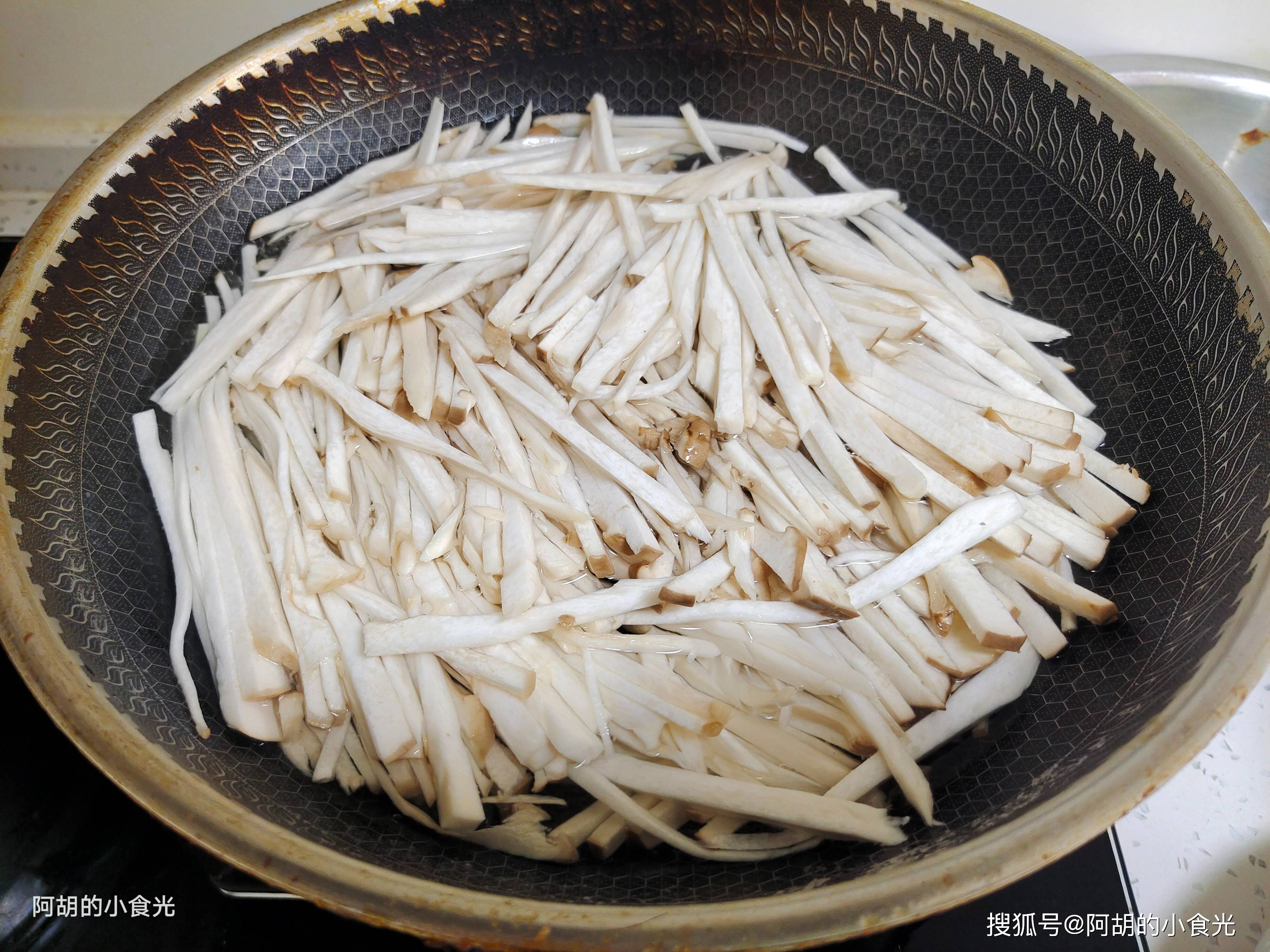 _在炒锅里蒸东西的盘子_用盘子蒸东西