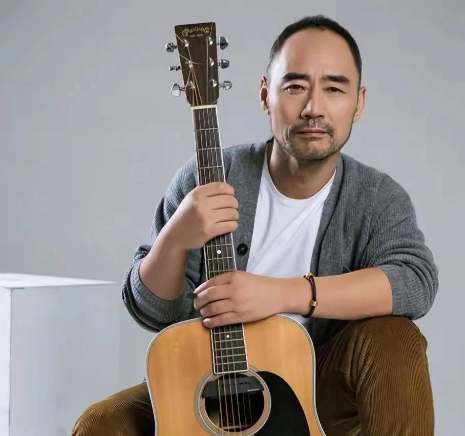 旭日阳刚出道14年后,现在一个开着奥迪,一个却只能回家务农