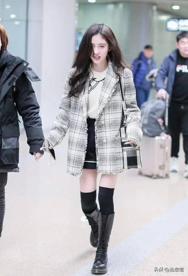 明星逃不过的尴尬现场周冬雨放飞自我鞠婧祎愣在原地