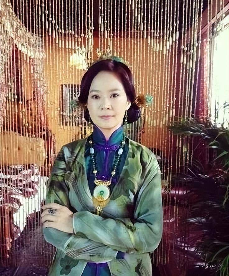 俞小凡:嫁初恋翁家明,恩爱32年生一对儿女,现在她还好吗?