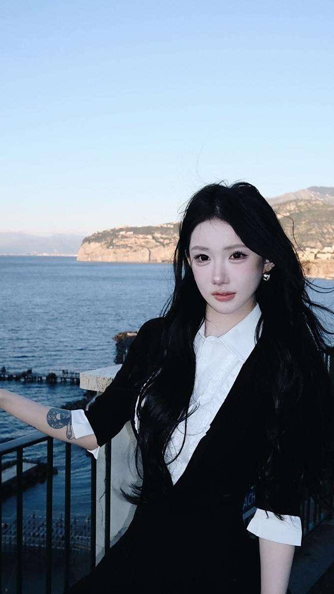 网红薛小婉称整容不影响备孕,丈夫任权才23岁,今年无生育计划