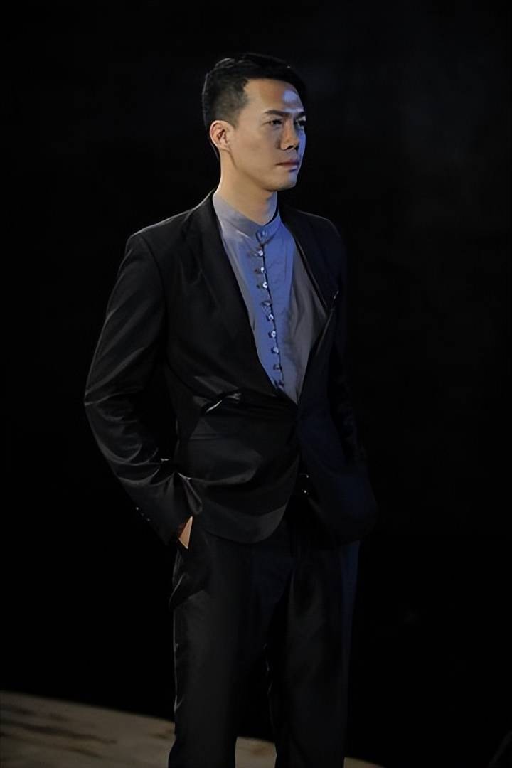 知名港星谢天华近况曝光!妻儿为其澳门庆生,一对子女皮肤黝黑