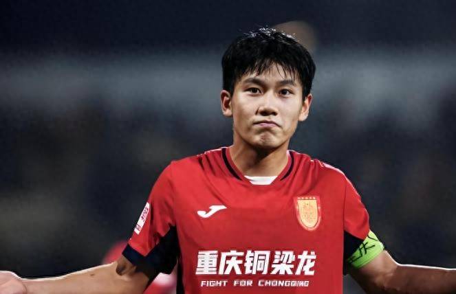 重庆铜梁龙还没冲超成功！两位本土主力就暂时离队，将去U22国足