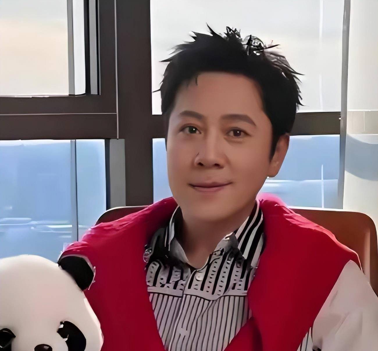 蔡国庆:年迈父母尚健在,两个儿子还年幼,才57岁的我怎敢老去?