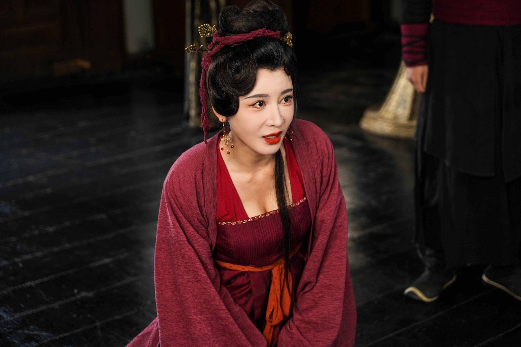 《狄仁杰之降魔咒》上映，陈浩民再出烂片，男欢女爱加点烂俗盗墓 (图2)