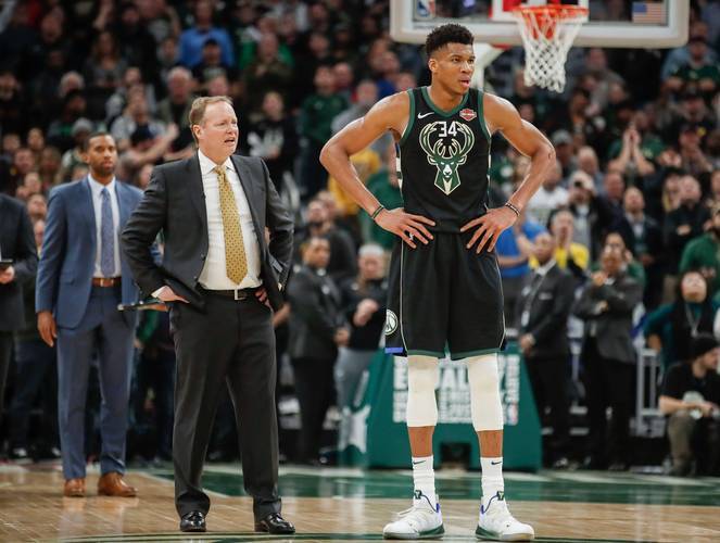 尼克斯爆冷击败雄鹿,团队篮球奏效