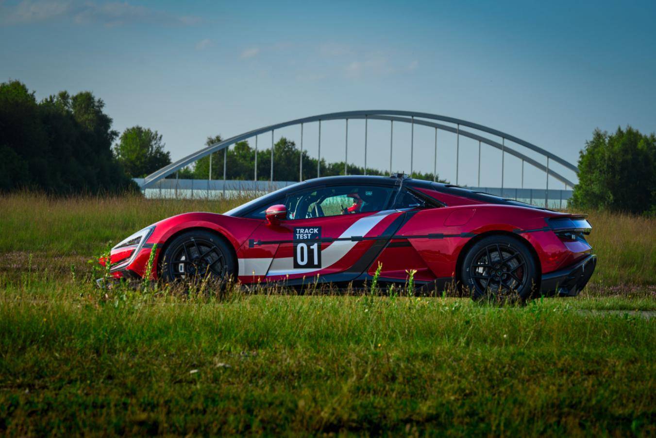 472.41 km/h，仰望U9赛道版，刷新全球电车极速纪录！