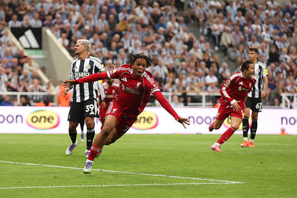 利物浦17岁小将补时绝杀客场3-2纽卡斯尔伊萨克之战的讽刺