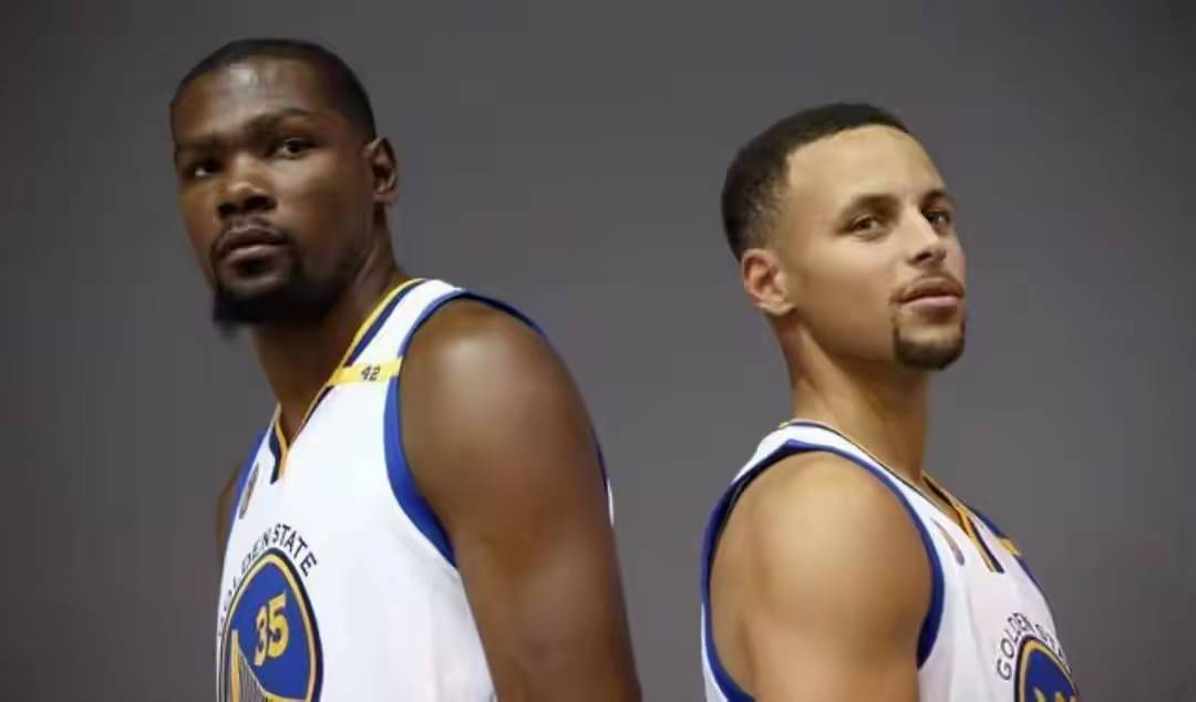 格林公式被倒戈!微笑刺客:KD造就了你们的传奇,库里谈KD的FMVP