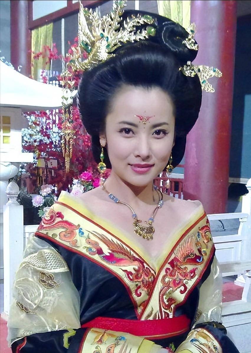 原创杨明娜与演员田亮离婚后独自陪儿子长大现在苦尽甘来