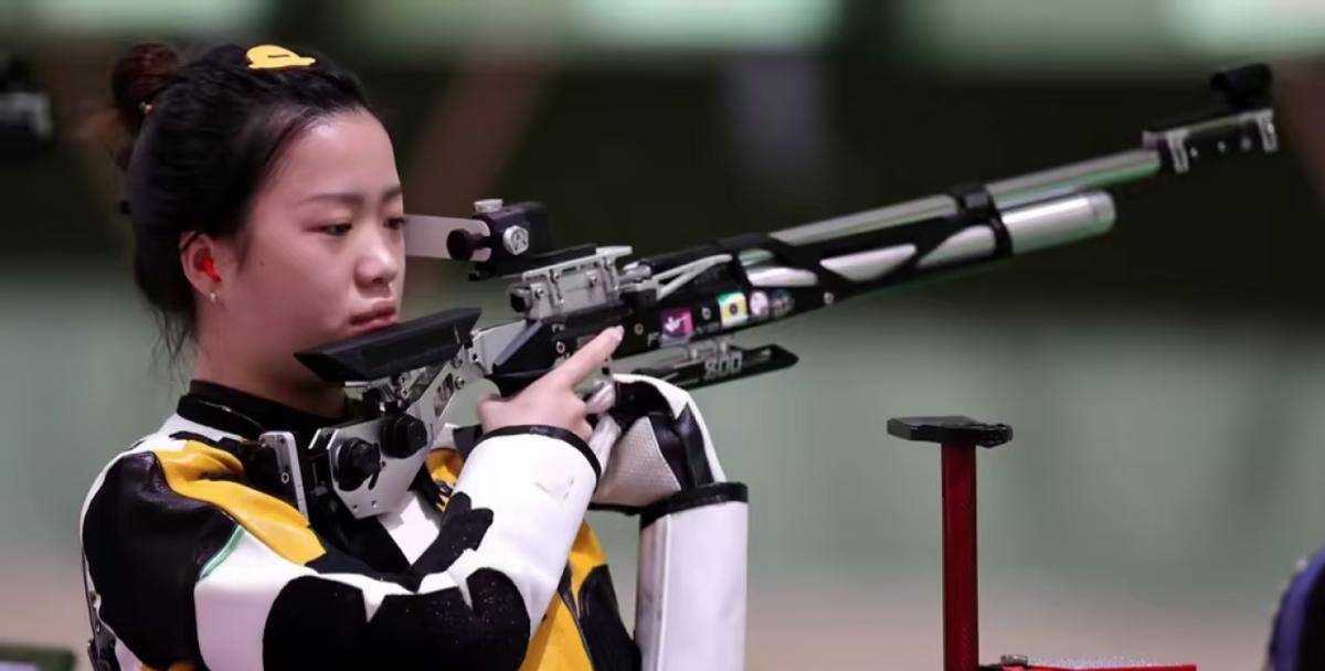 射击冠军杨倩坦然面对无缘巴黎奥运:成绩起伏乃运动员常态