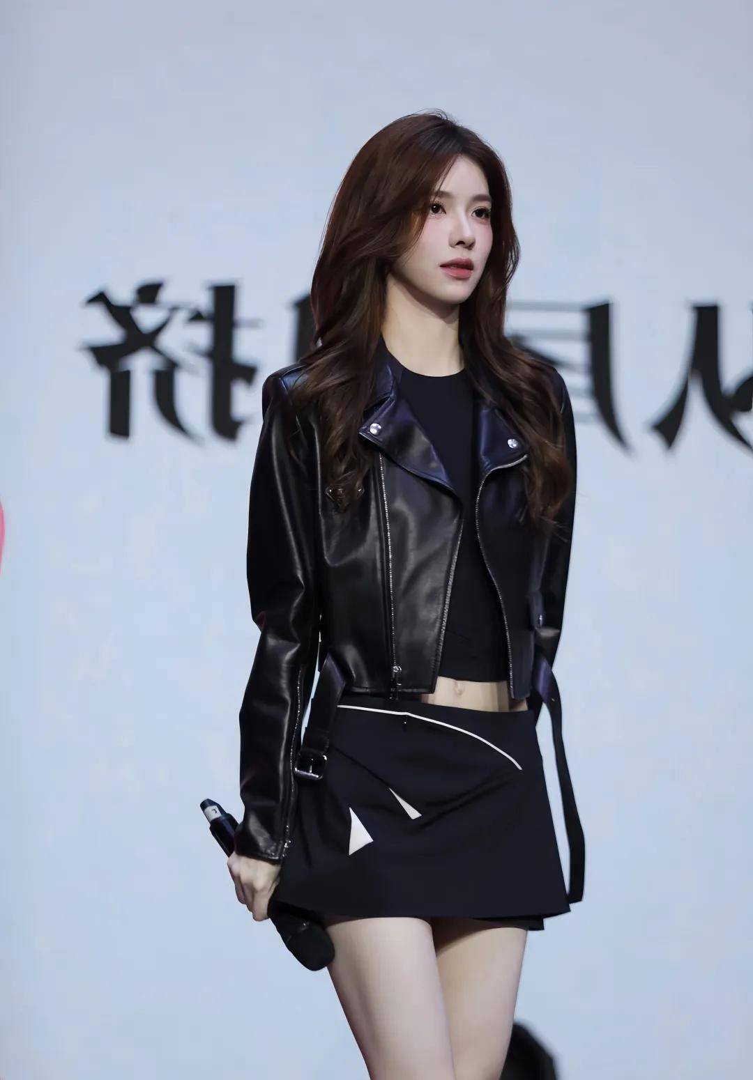不愧是连王思聪都得不到的女人,就是出众啊!