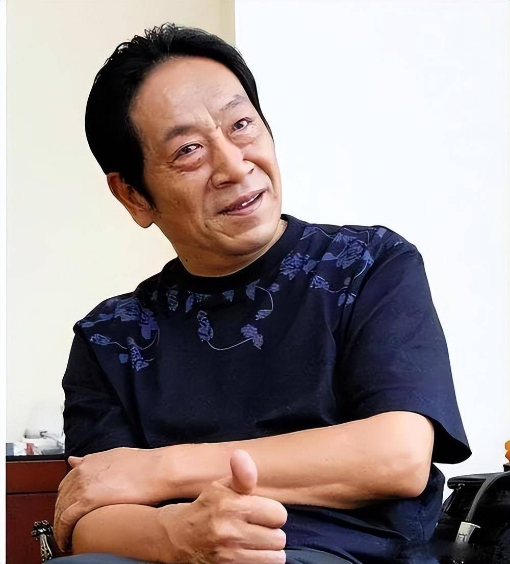 王奎荣:现在白发老态,儿子上小学,妻子仍风韵犹存