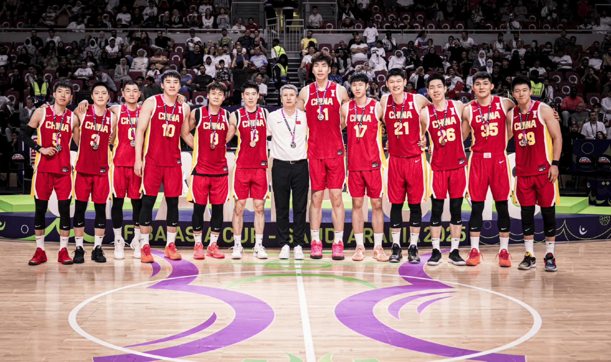 11月28日中国男篮在北京迎战韩国,王俊杰余嘉豪杨瀚森不打,周琦张镇麟