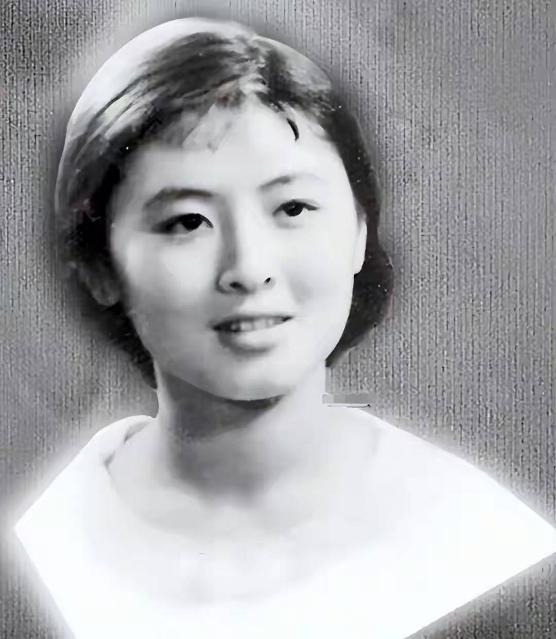 阿诗玛杨丽坤精神失常后生下两个儿子丈夫用一生怀念她