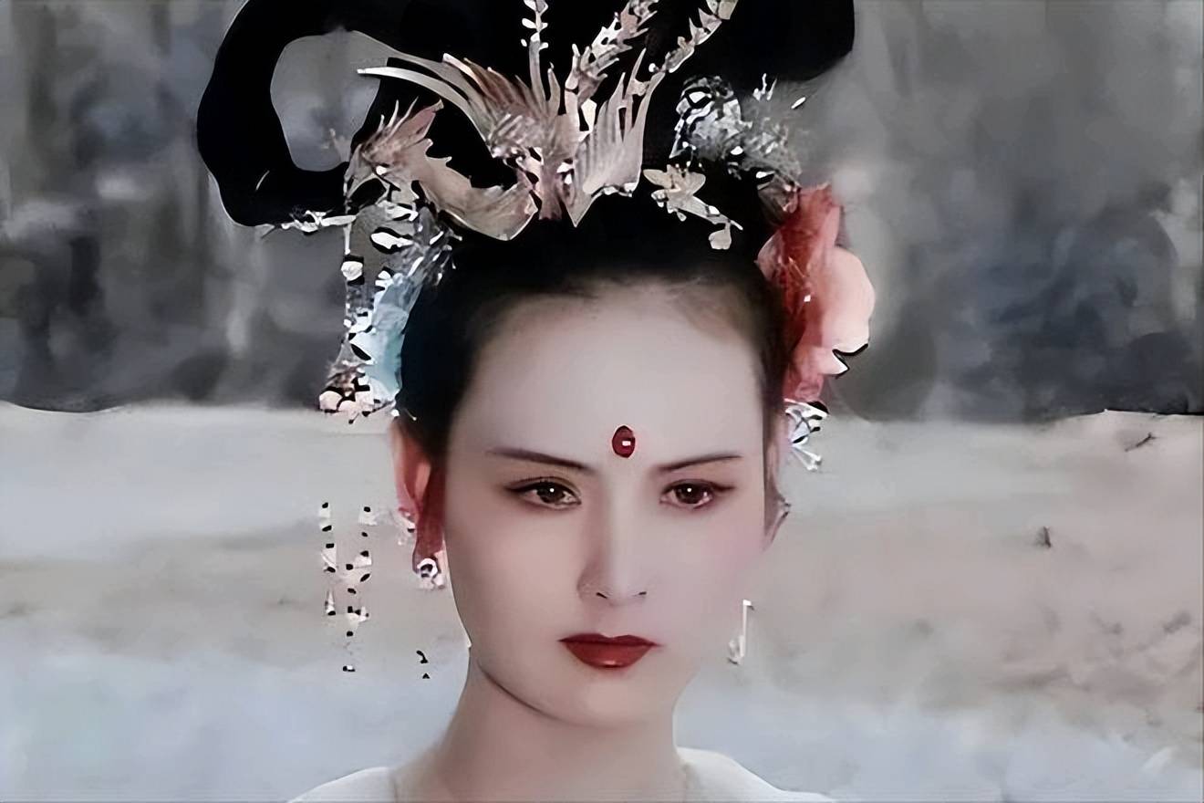 "最美嫦娥"邱佩宁:一部戏红一生,今身家过亿,捐了上百所小学