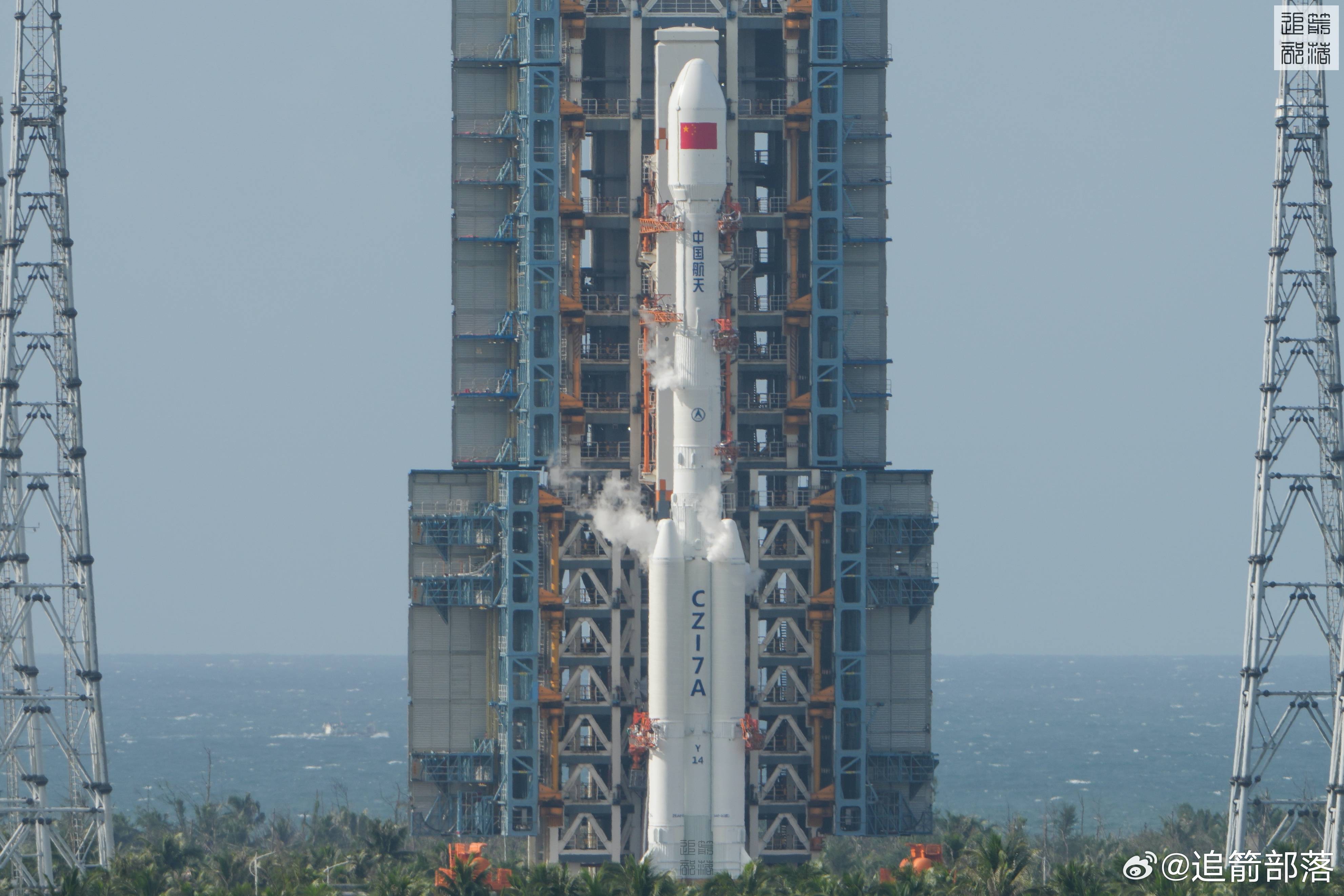 长征七号甲增强运力首次执行中地球轨道发射任务!