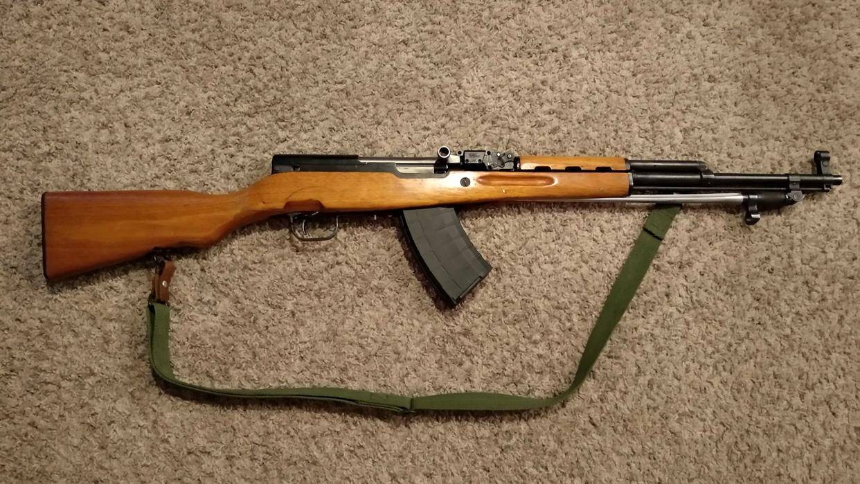 56式半自动配备可拆卸弹匣增强持续作战能力兼顾经典与实用