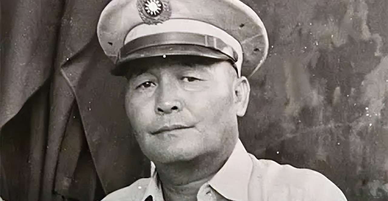 淮海战役胡琏多狡猾?故意开坦克朝我军阵地方向撤退,竟成功突围_国民党军队_军事将领_解放军