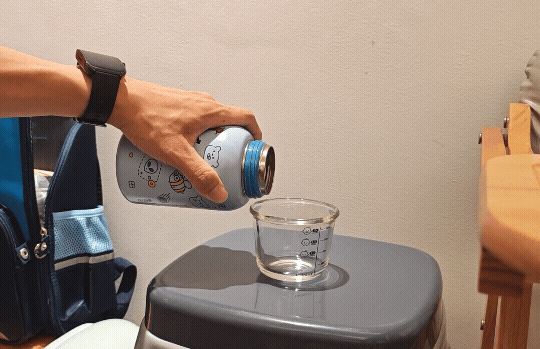 宝宝喝水钛放心!欧盟认证,0胶水0重金属,宫菱儿童保温杯测评