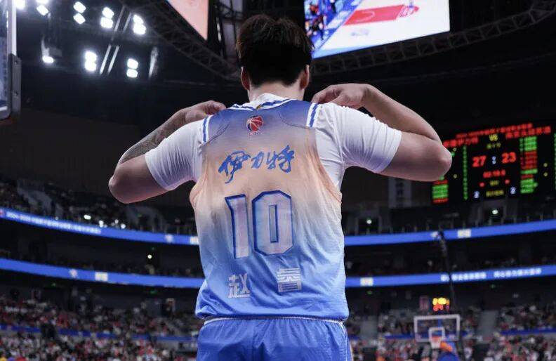 听完赵睿离开的经过，相信新疆球迷依旧意难平