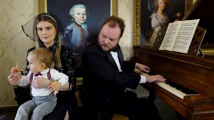 莫扎特陪跑童年时光,亲子时分爱意弥漫