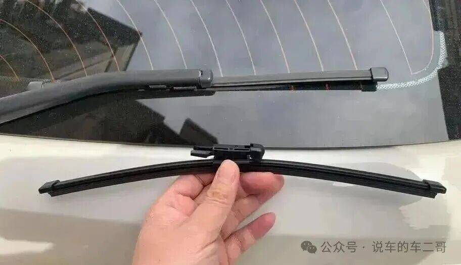 后窗雨刮器，为什么SUV有而轿车没有？老司机：真相扎心_搜狐汽车_搜狐网