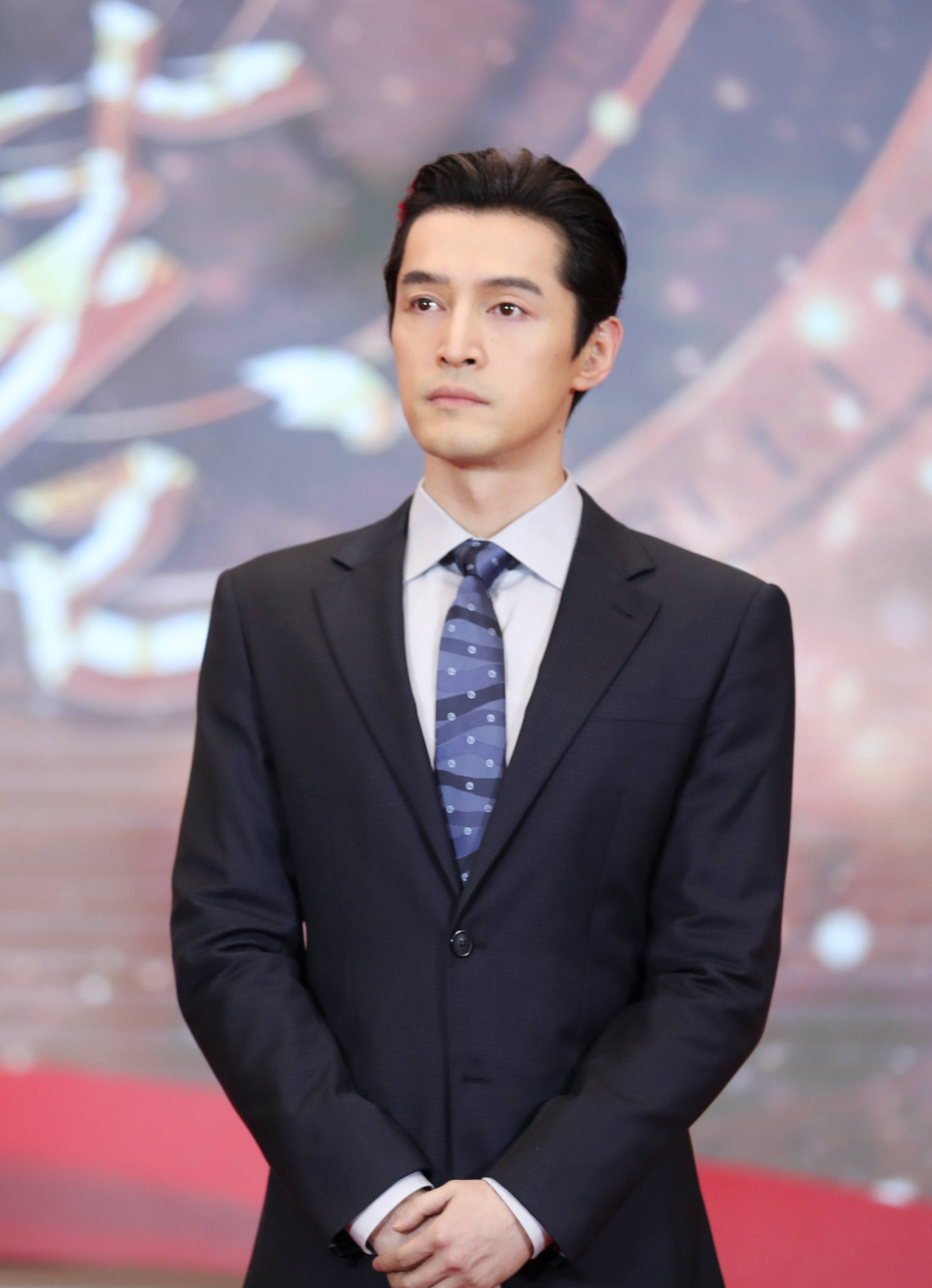 胡歌谈游本昌放弃白玉兰奖:他一直在帮助年轻人!