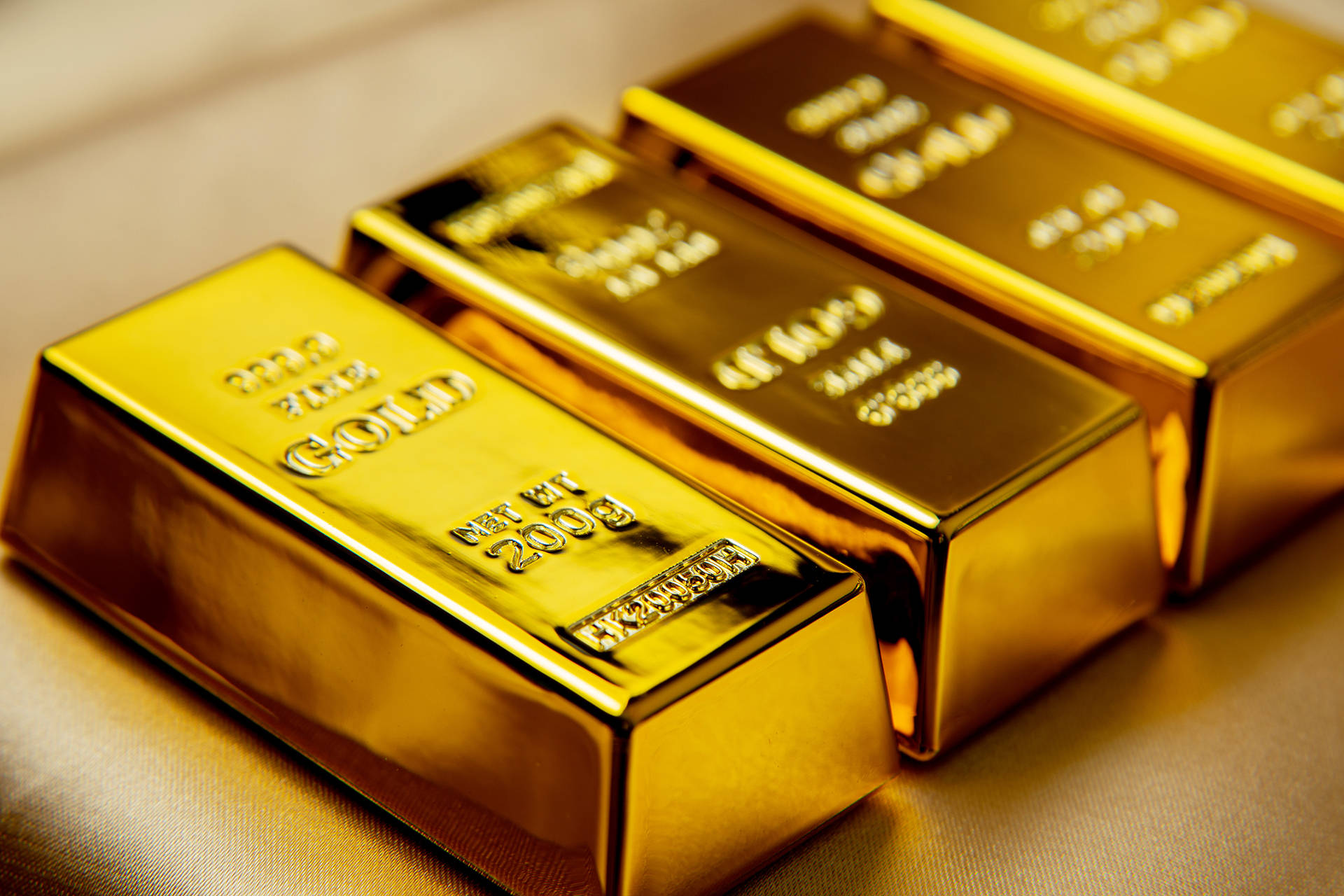 现货黄金、白银价格大跌，上海黄金交易所发布最新通知