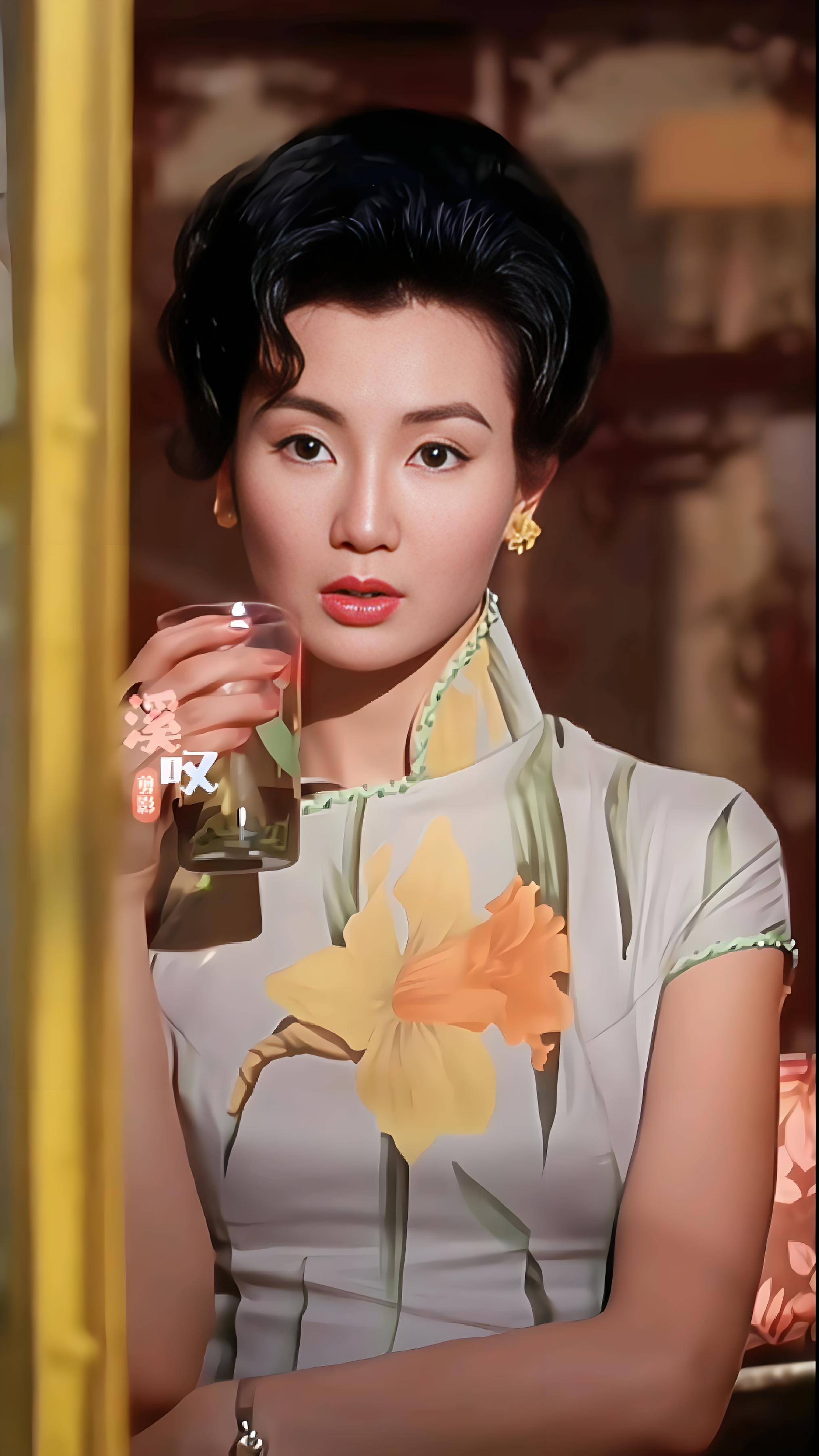 60岁张曼玉定居法国农村,种地养鸡钻鸡窝,惊艳时光的港圈女神们都如何