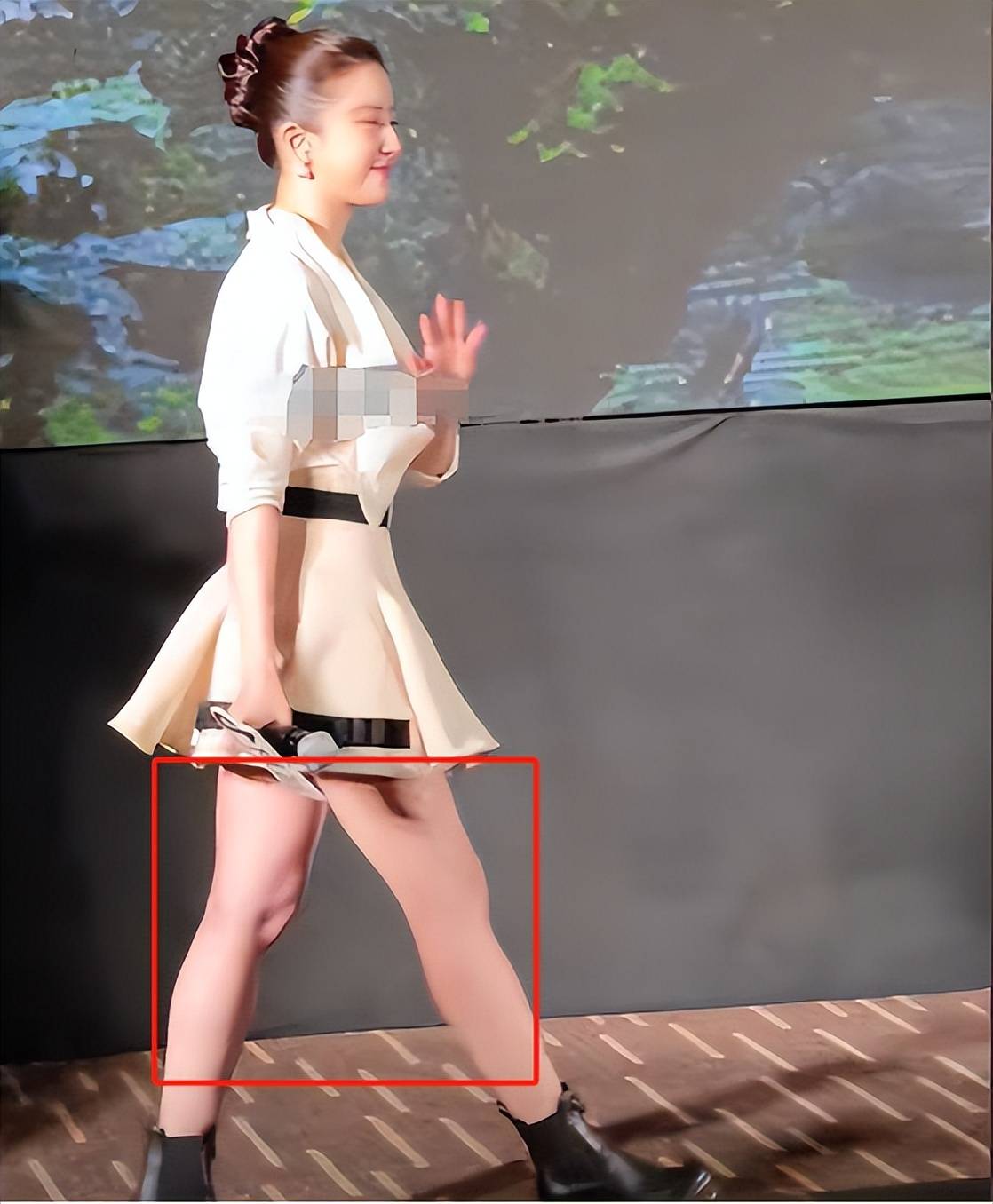 36岁刘亦菲再度惊艳亮相,白皙粗腿成热议话题,网友:目