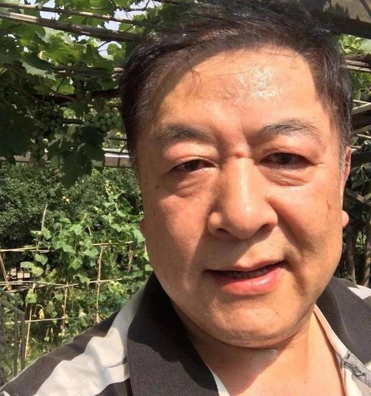 64岁演员刘斌现状:初婚史兰芽,三次婚姻均失败,如今独自养3娃