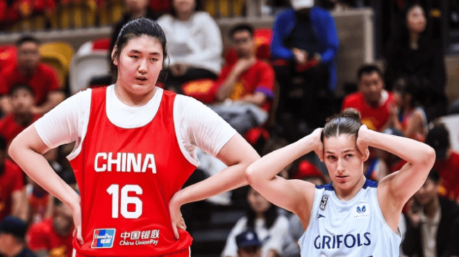 中国女篮战胜尤文图特！对手主帅盛赞中国两将，8号能打WNBA