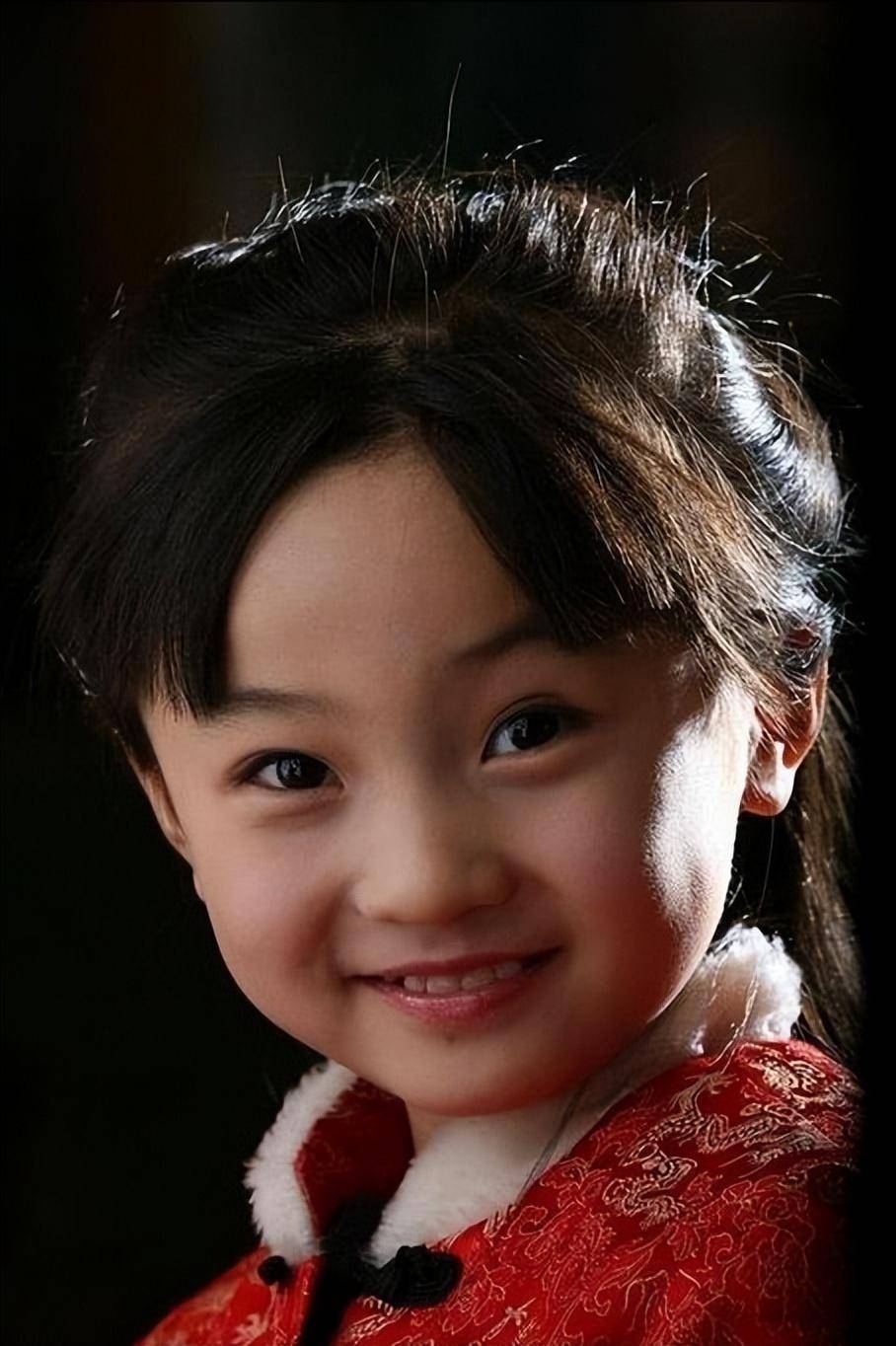 "童星"林妙可的惨淡毁灭史,她的故事远比大家想象的"恶劣"