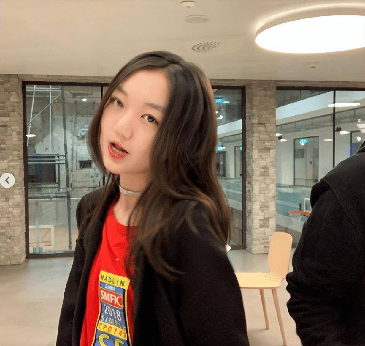 22年,李亚鹏妻子高调晒亲子照,一家人幸福快乐,惹人羡慕