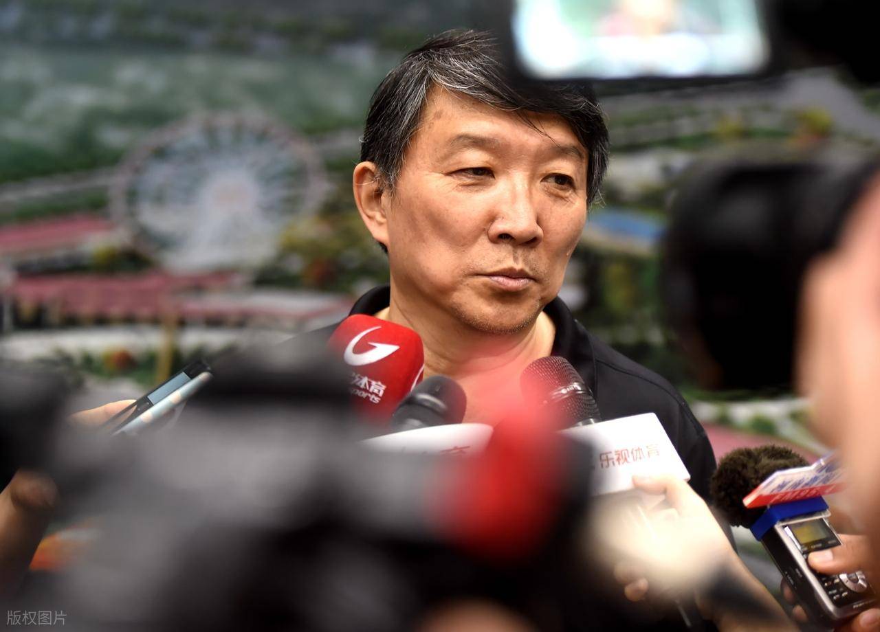 宫鲁鸣揭秘女篮选拔新标准，李梦王思雨有望回归，刘禹彤或成黑马