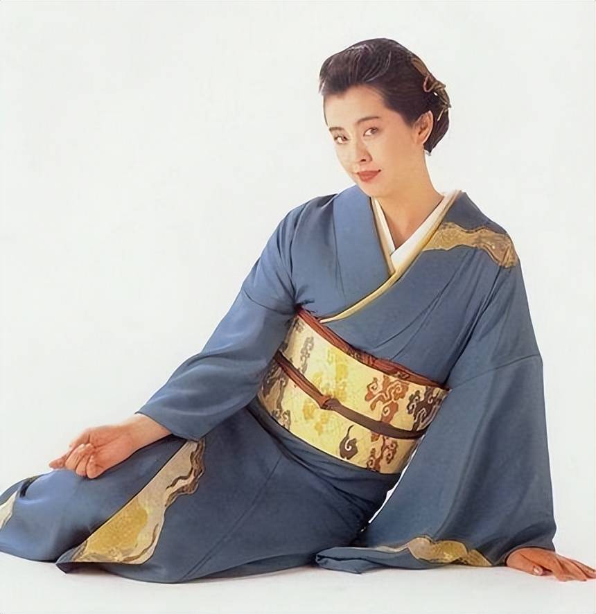 同样穿和服:把王祖贤章子怡滨边美波放在一起对比,差别便出来了