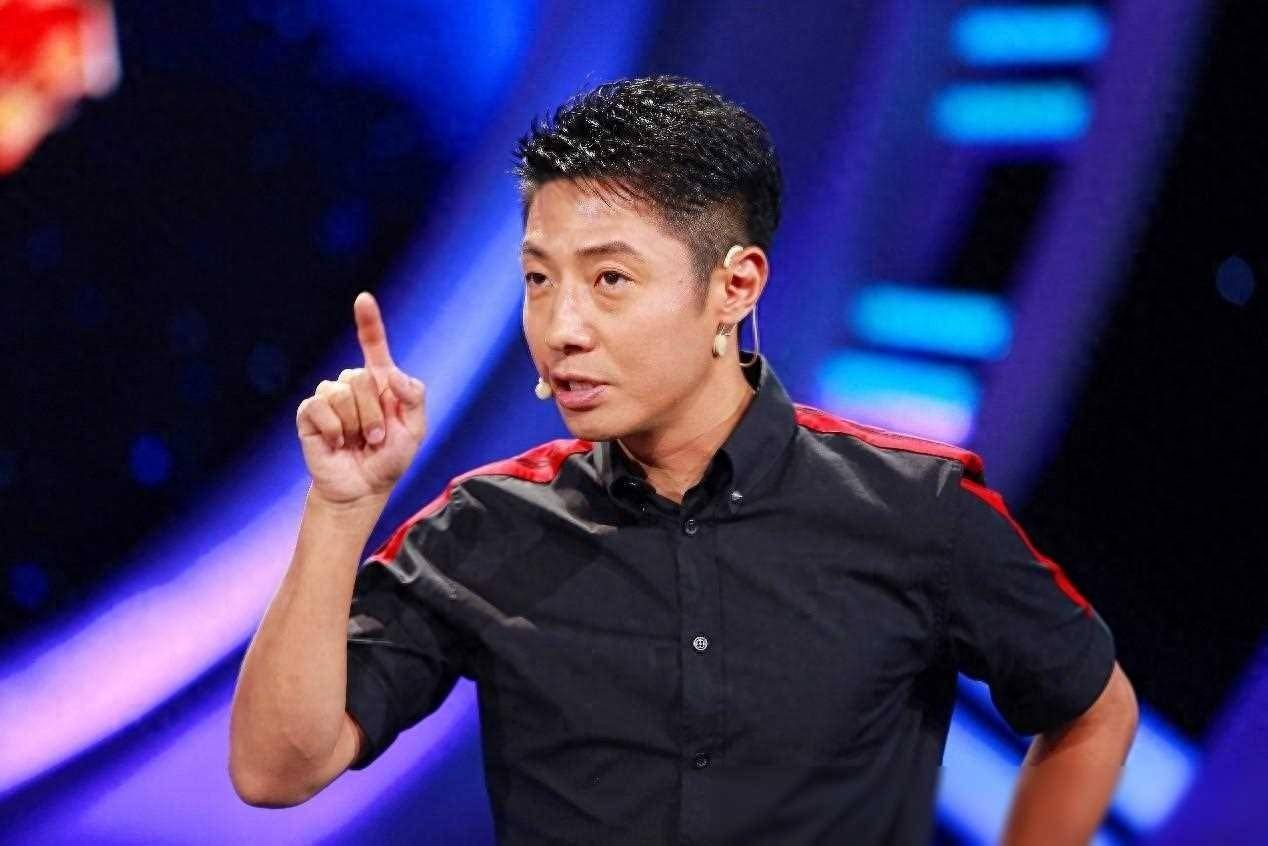 成功获得章子怡芳心的撒贝宁,为啥转身娶了没名气的洋媳妇李白?_节目_涂经纬_才华