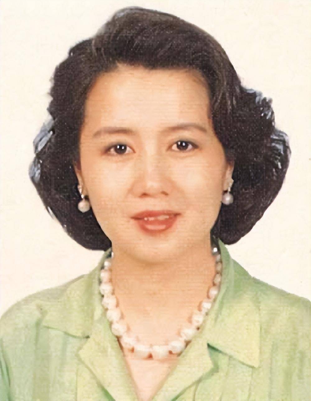 梁安琪:29岁嫁68岁老头连生五胎成人生赢家,今60岁坐拥千亿家产