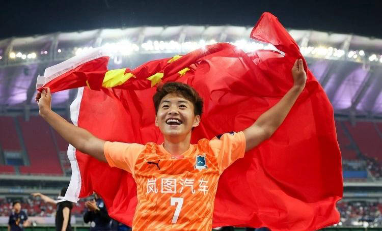 30岁王霜入围亚洲足球小姐3人候选，领衔问鼎女足亚冠