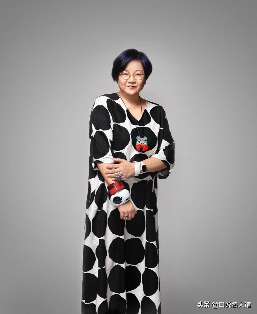 名门痞女洪晃:陈凯歌前妻,豪言睡五个男人才够本,已有四段婚姻