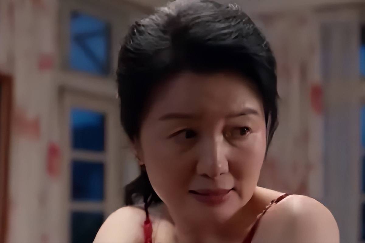 与赵君离婚后,嫁大13岁三婚丈夫,给杜淳当后妈的郑卫莉幸福吗?