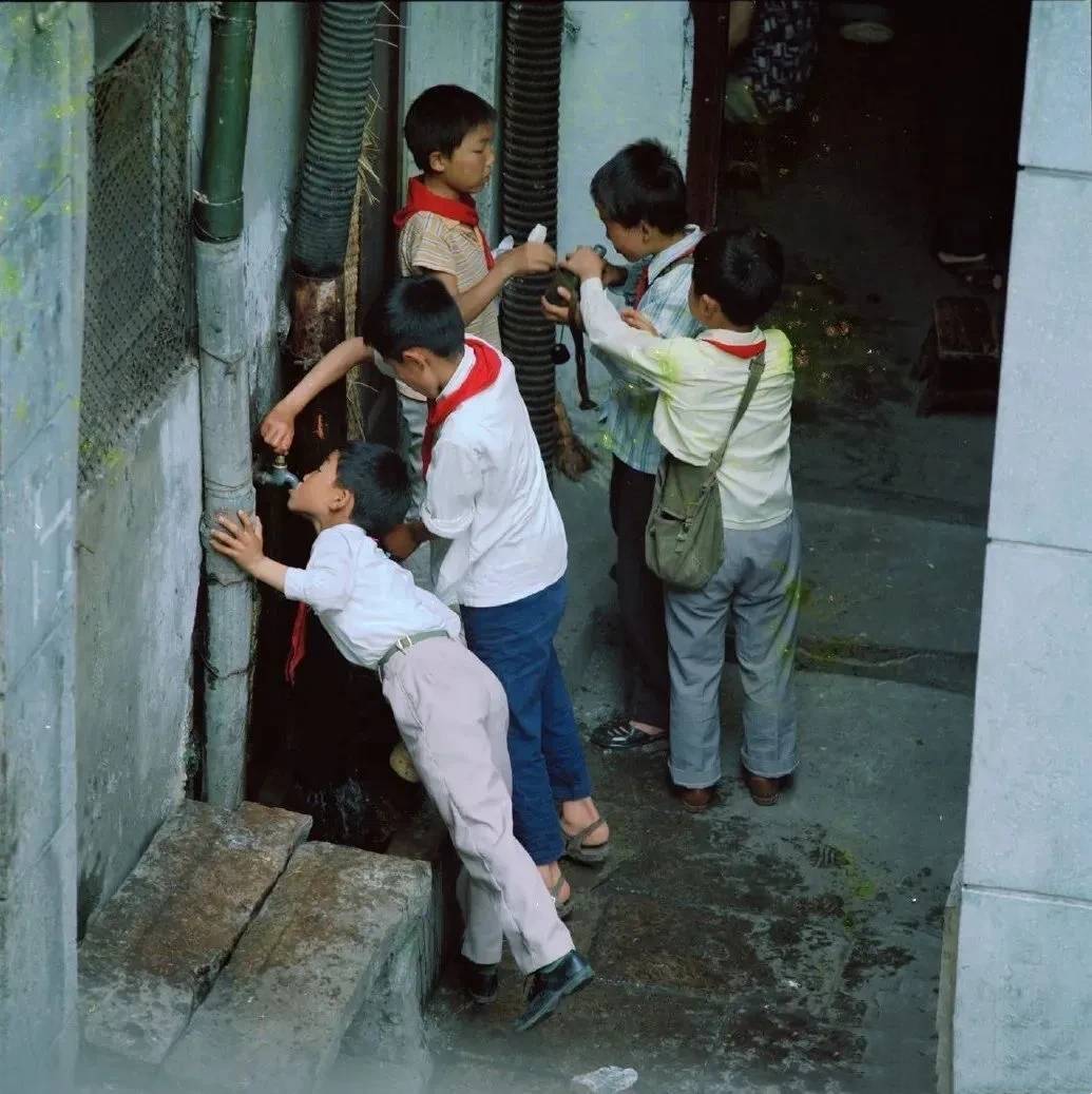 重温八十年代记忆:16张真实老照片带你回到那个令人怀念的时代!