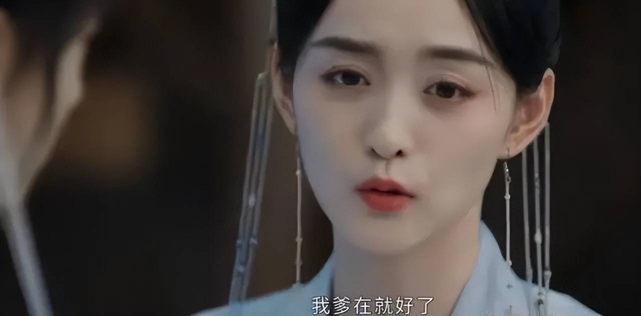 同是37岁,何泓姗和张雨绮的两种状态,体现天然脸和科技脸区别