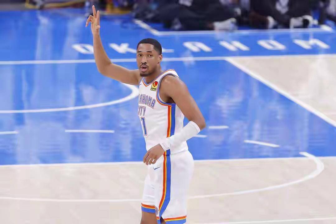 NBA季前赛雷霆135-114轻取黄蜂 雷霆球员阿隆-维金斯23分