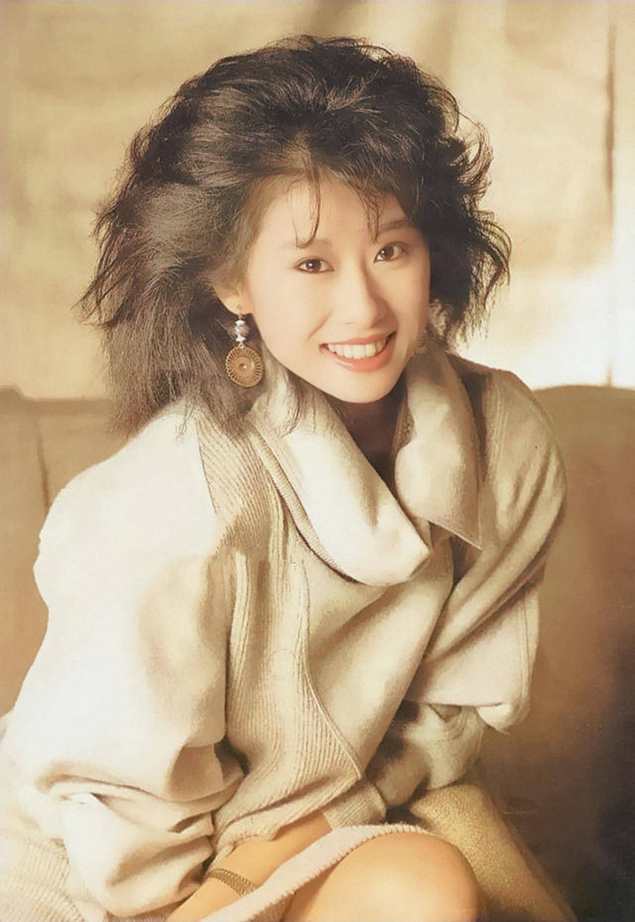 "潇洒歌后"叶倩文:35岁嫁给大13岁的林子祥,结婚28年恩爱如初