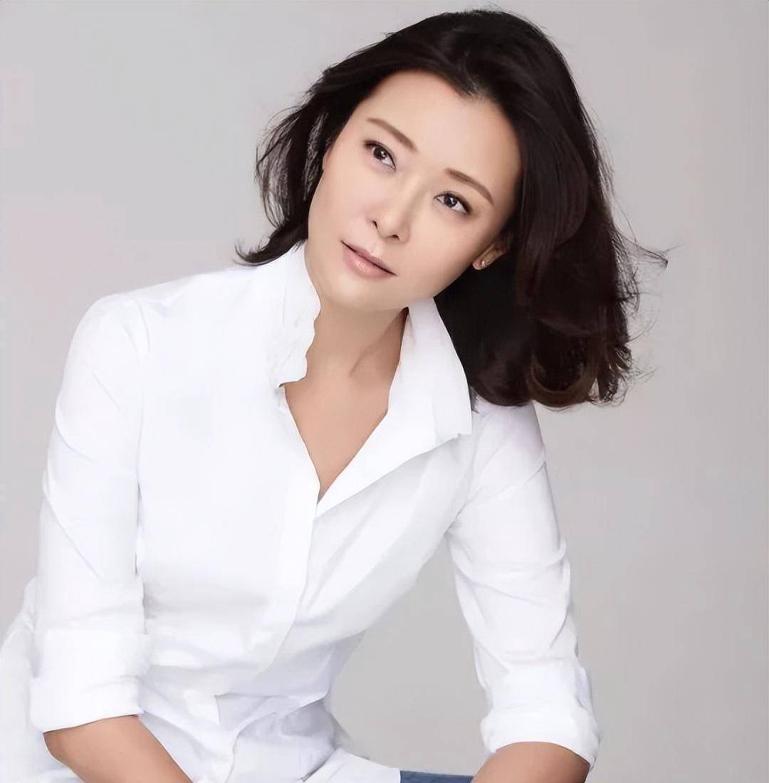一恋李亚鹏二恋李泉三恋耿乐四恋黄志忠现52岁仍坚持不婚