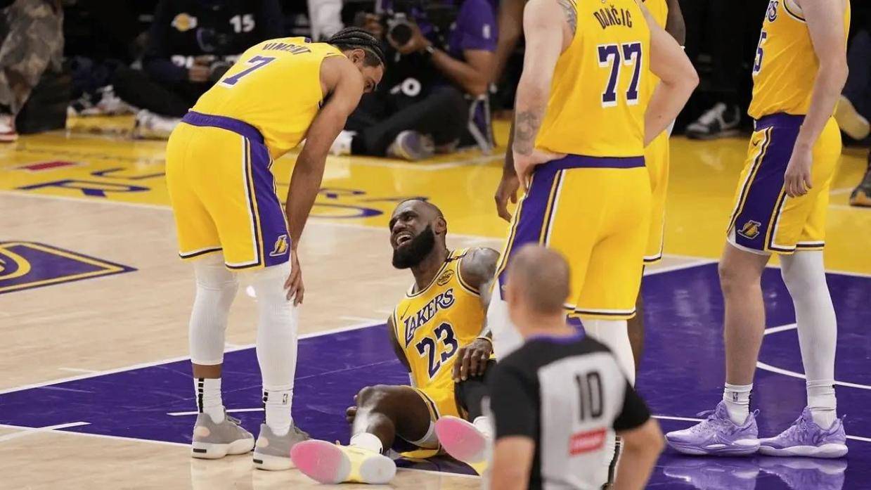 无限期缺席，再见湖人！东契奇的压力来了，管理层未雨绸缪很正确