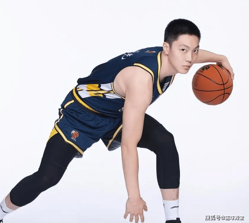 广东大胜肯尼哈奇！胡明轩赵睿统治后场，张昊亮眼，二飞状态出色
