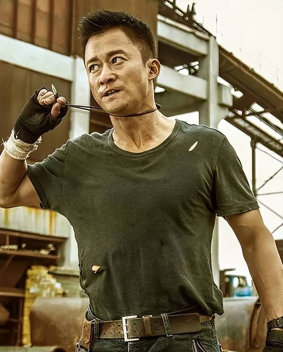 票房神话被全网抹黑,吴京究竟犯了什么错?